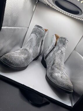 Gray Distressed Leather Western Ankle Boots Side Zip Size 12